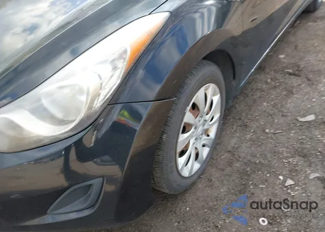 2012 Hyundai Elantra Gls (Ulsan Plant) z USA, uszkodzony, nr VIN KMHDH4AE4CU395210